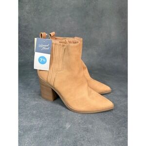Universal Thread Women's Tan Pointed Toe Heeled Ankle Booties Size 7.5